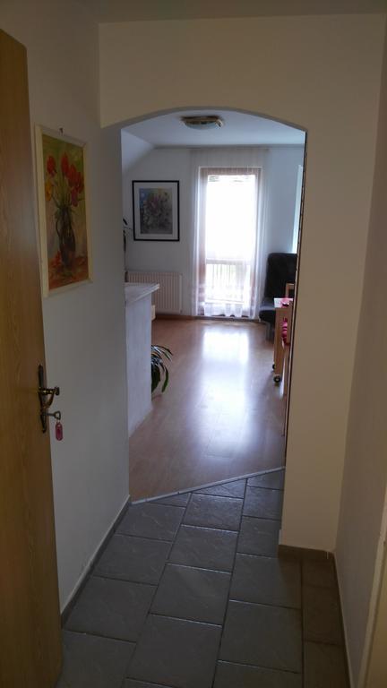 Pension Egida Rez Exterior photo