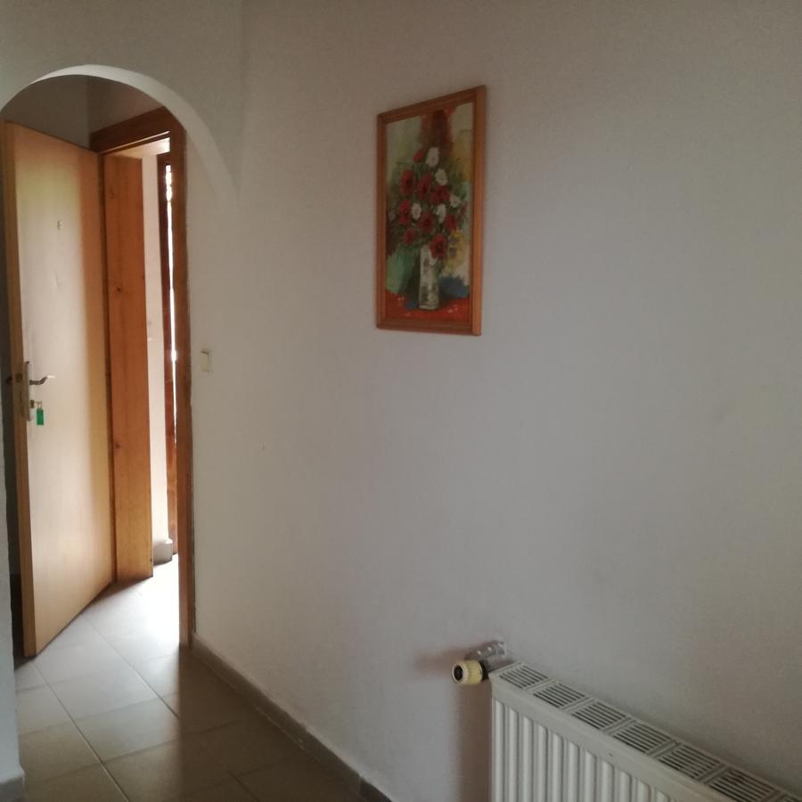 Pension Egida Rez Exterior photo
